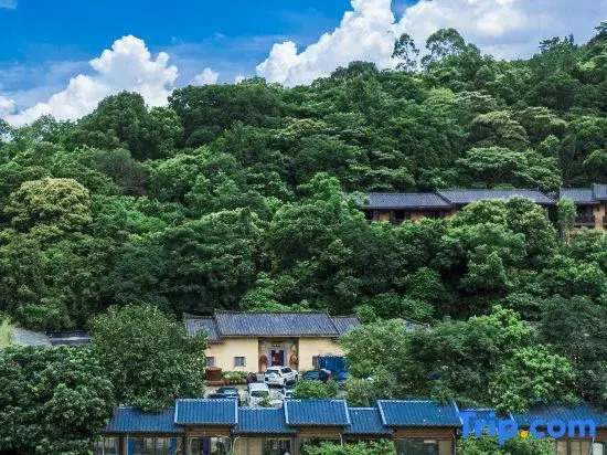 Qingshui Lake Farmhouse