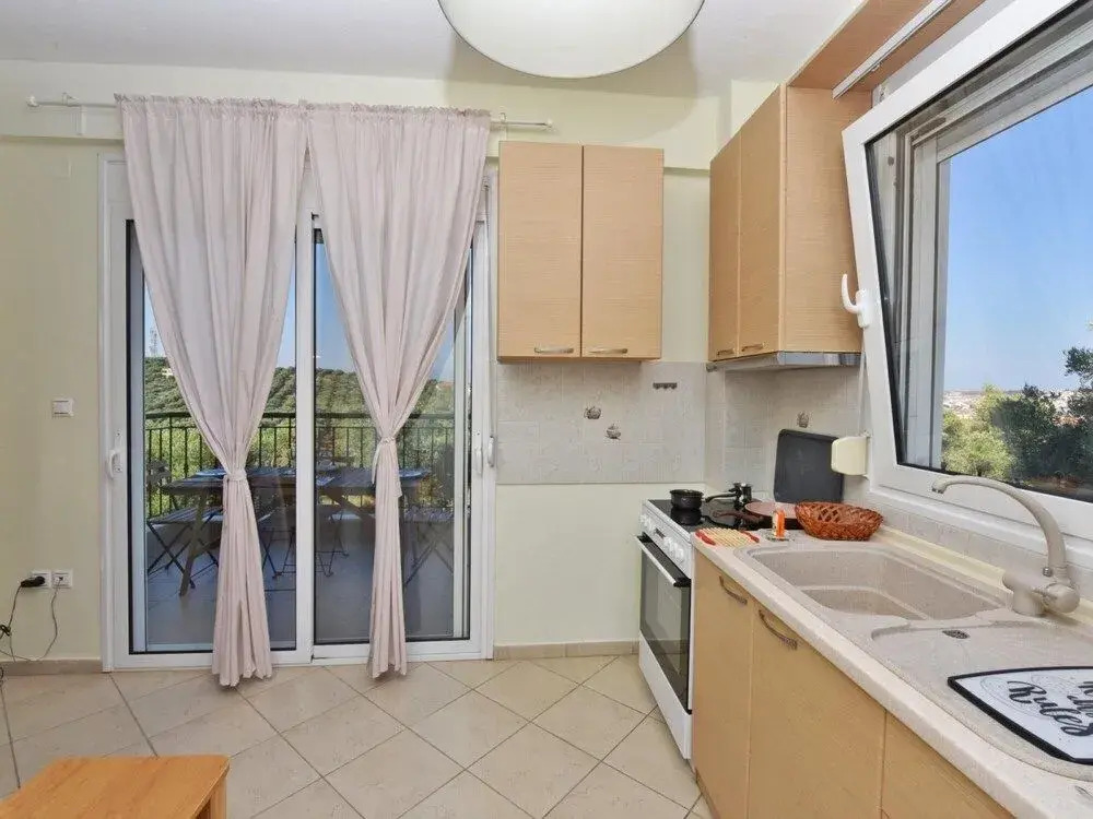 Eleon Maisonettes (left) - Nea Moudania Halkidiki