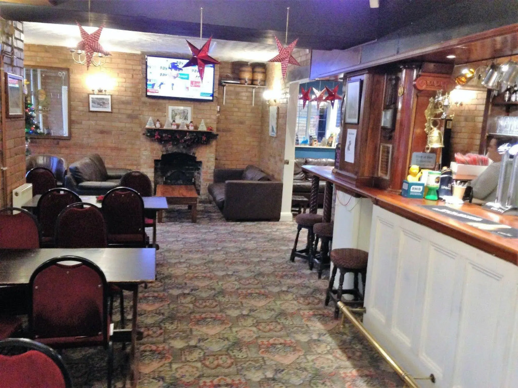 Halfway House Inn Country Lodge