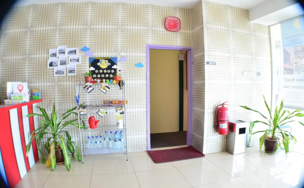 OYO 89583 Grove Hotel