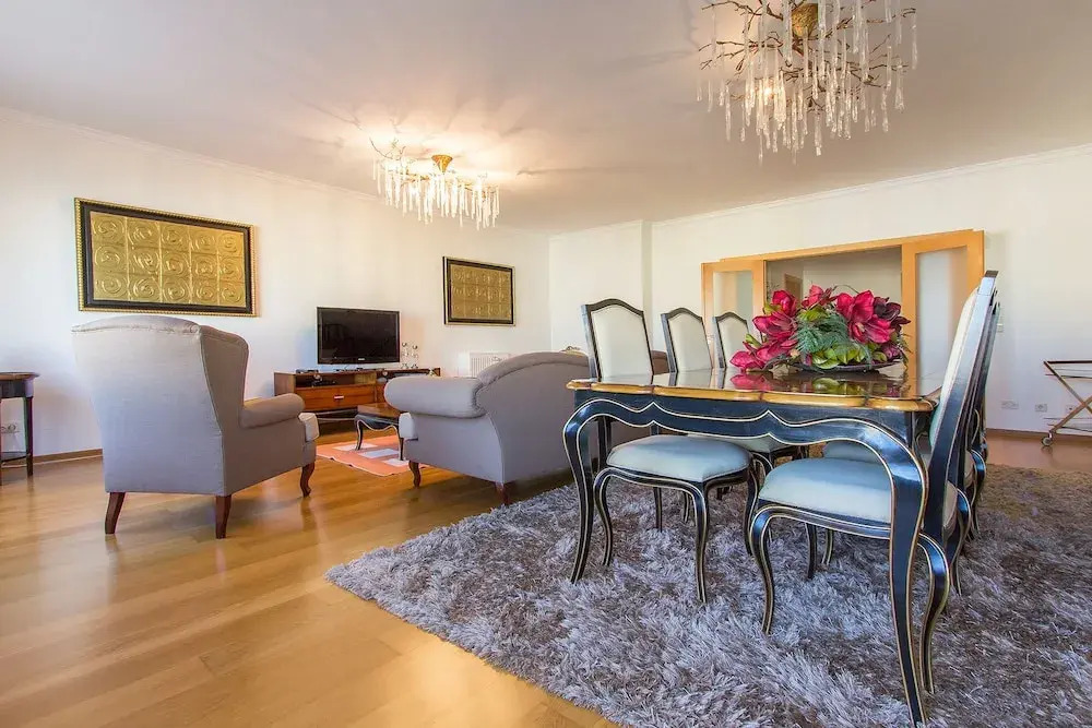 Expo Luxurious by Homing