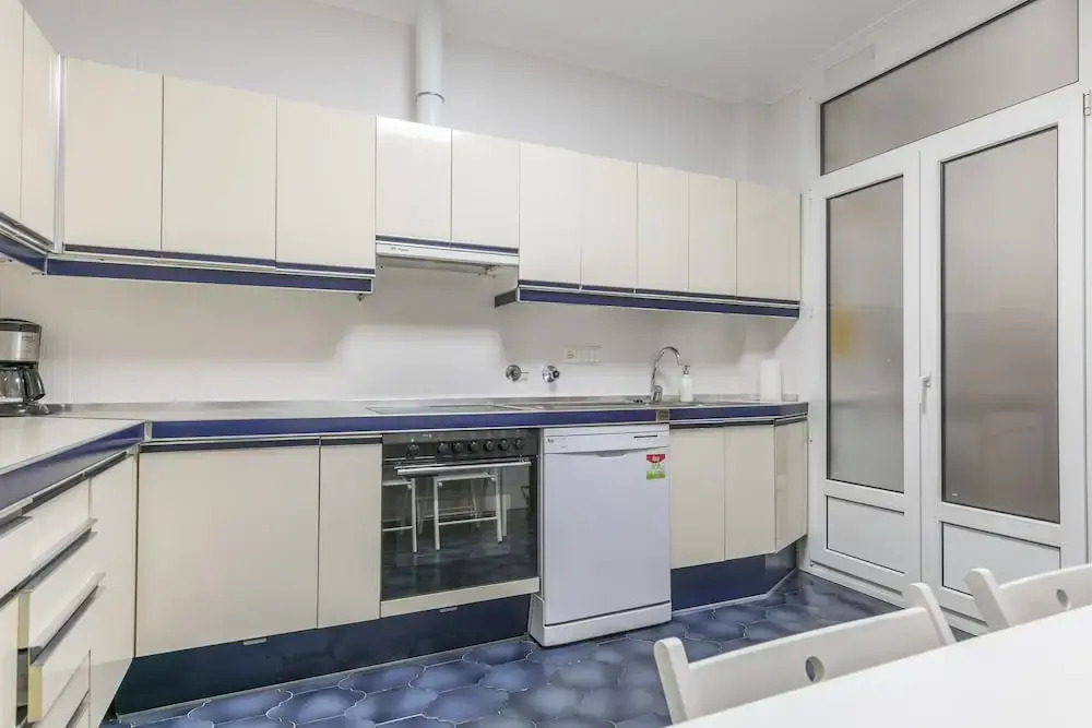 Trueba by Forever Rentals. 2 Bedroom Apartment. Wifi. Zurriola Beach. Kursaal