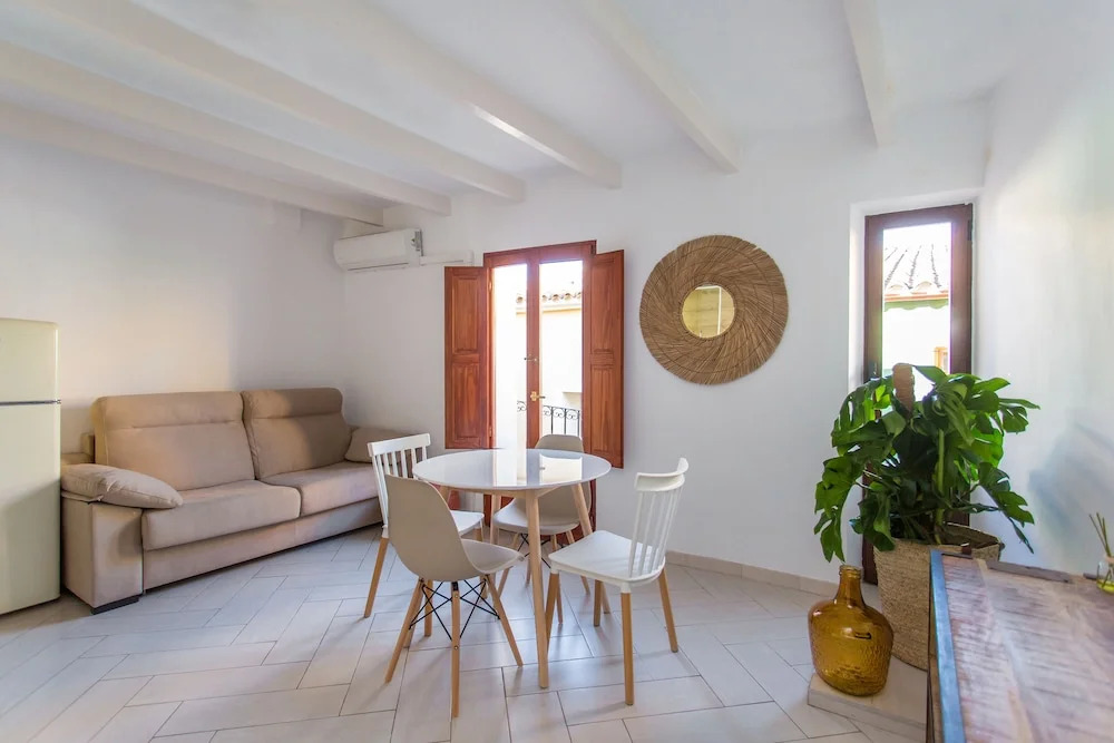 Alojamientos la Vila Mayor 7 by Seaward Suites