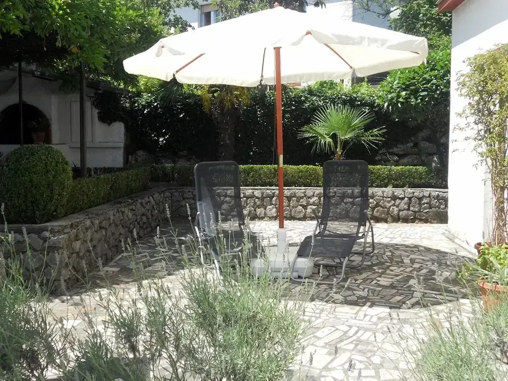 Spacious Apartment With Terrace & Outdoor Kitchen Surrounded by a Garden