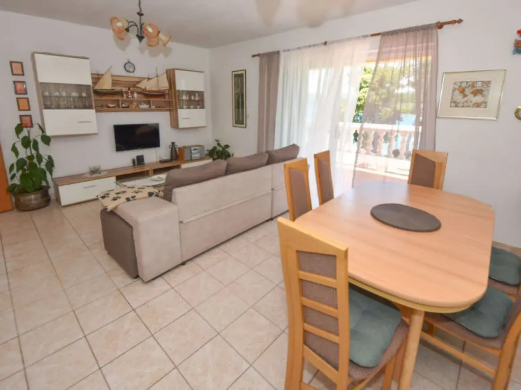 Holiday Home Cici by Interhome