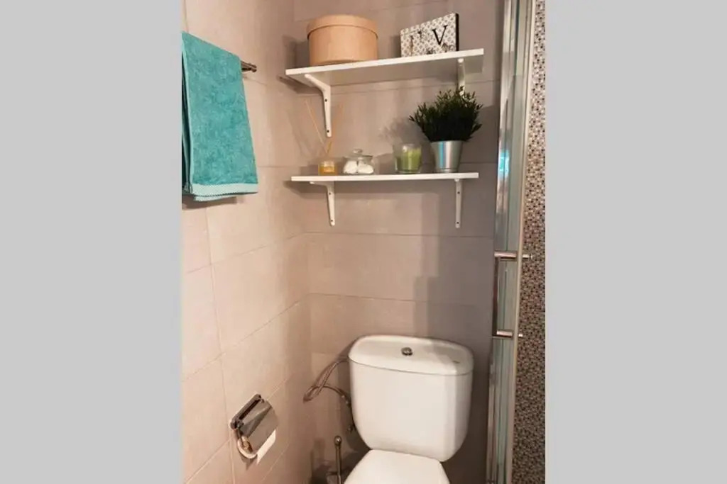 LARGE 90m2 CANARY APARTMENT, NICE VIEW, LOCATION !