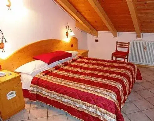 Jolly Dimaro Bed and Breakfast Rooms; Apartments