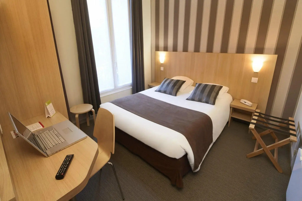 Hotel Paris Villette
