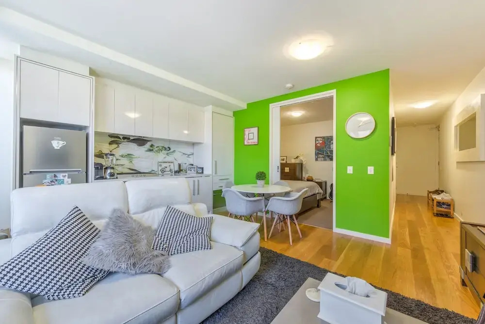 Fitzroy lifestyle 1 bed with pool, spa, sauna & gym