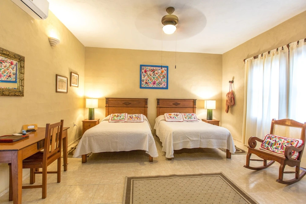 Casa Quetzal Hotel