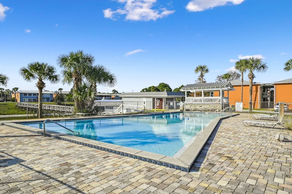 Gulf Terrace 160 - Pet-friendly First Floor Condo in Center of Destin 2 Bedroom Condo by Redawning