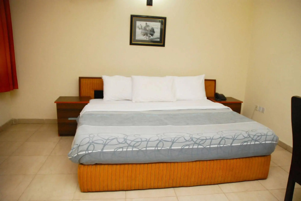 Lucky Sunshine Hotel