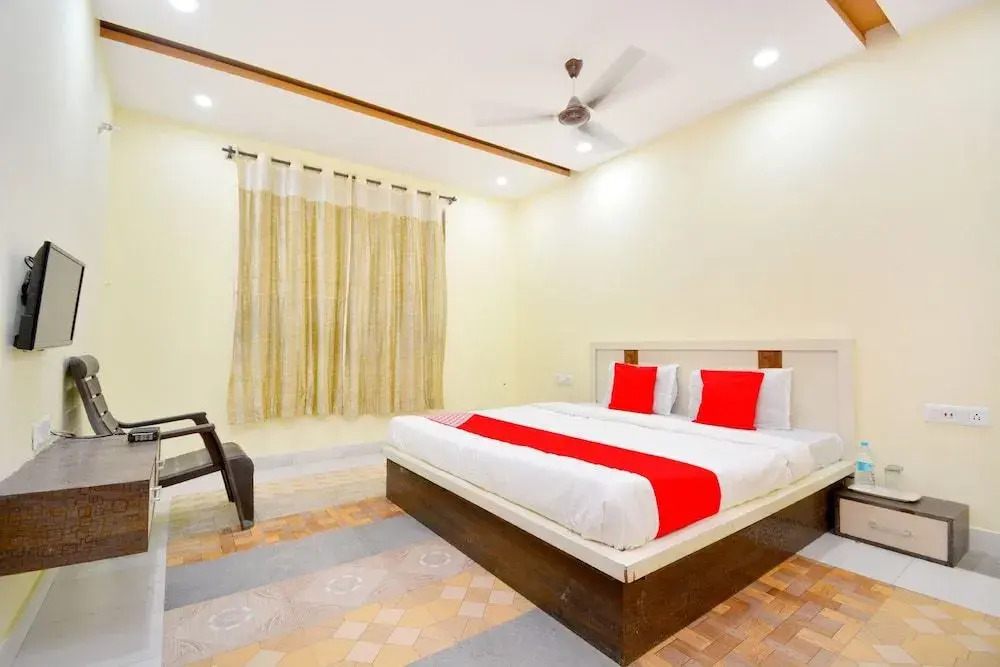 OYO 42769 Vij Guest House