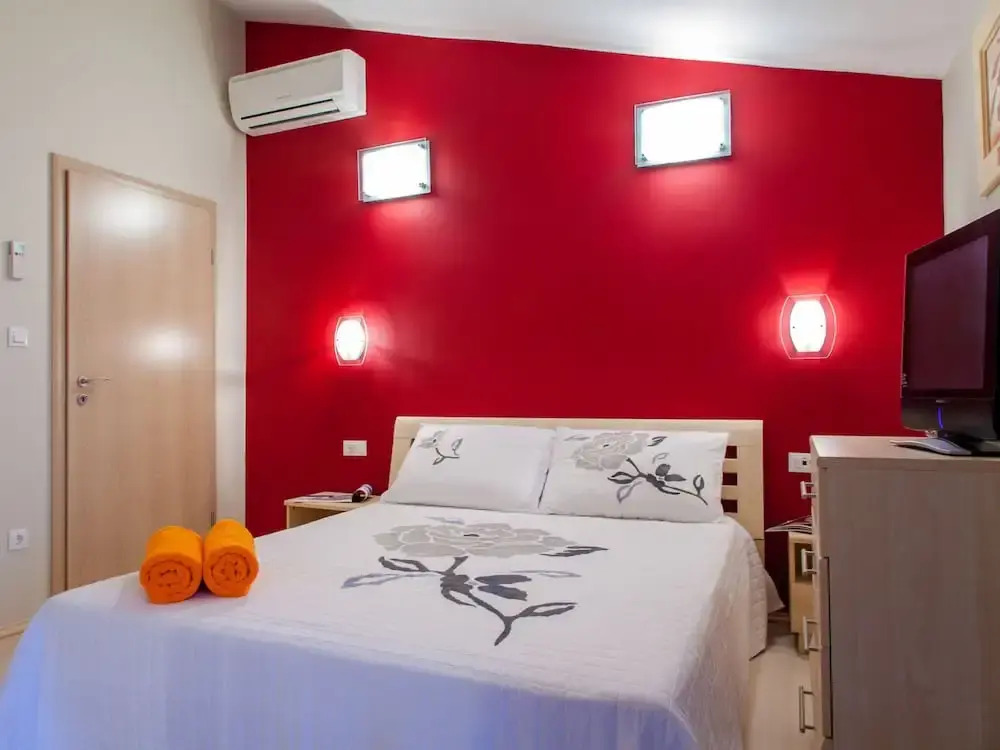 Lovely Holiday Home in Stanići near Sea Beach