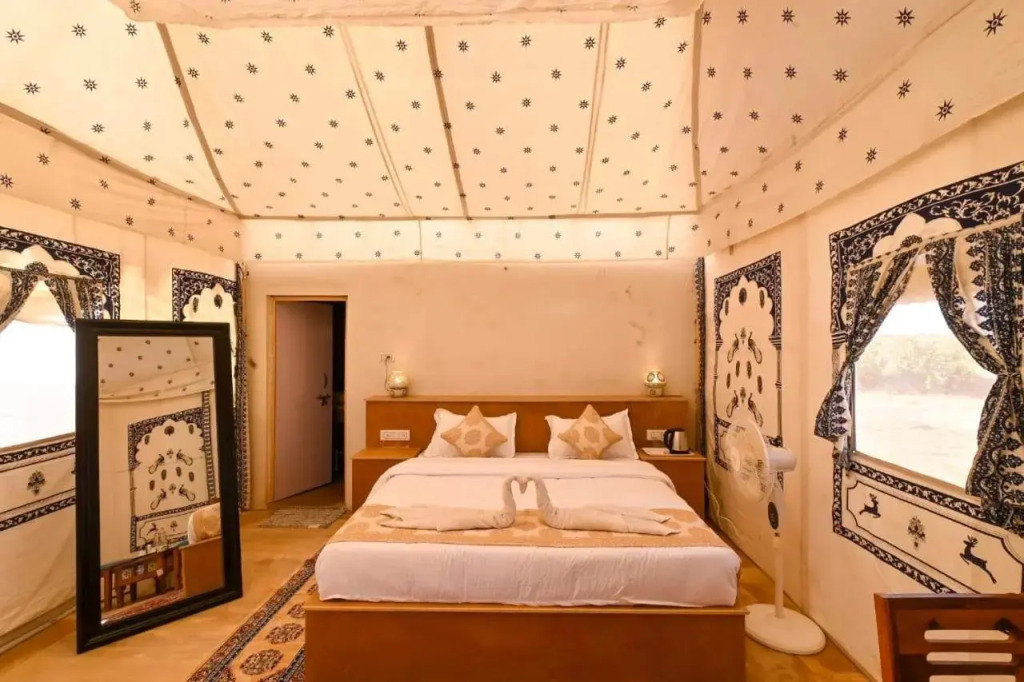Best Desert Camp In Jaisalmer Red Velvet