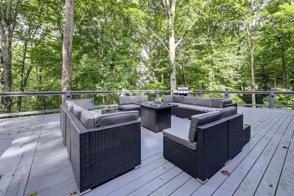 Luxe Smoky Mountains Cabin w/ Hot Tub & Views!