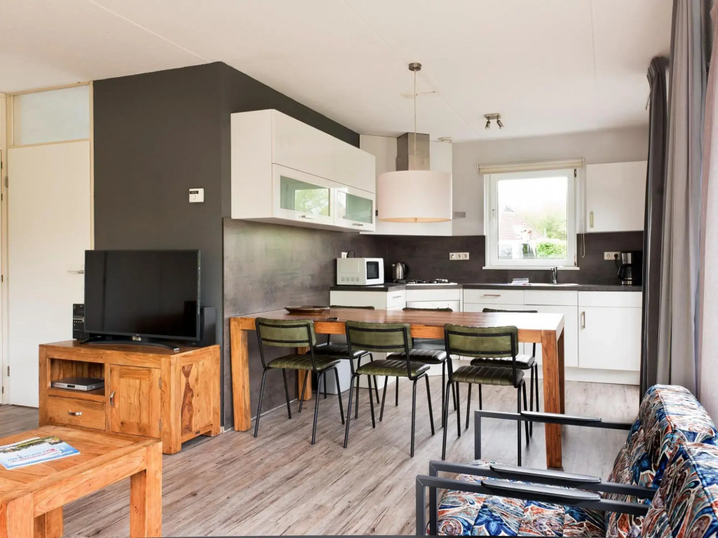 Bungalow near De Alde Feanen with Spa