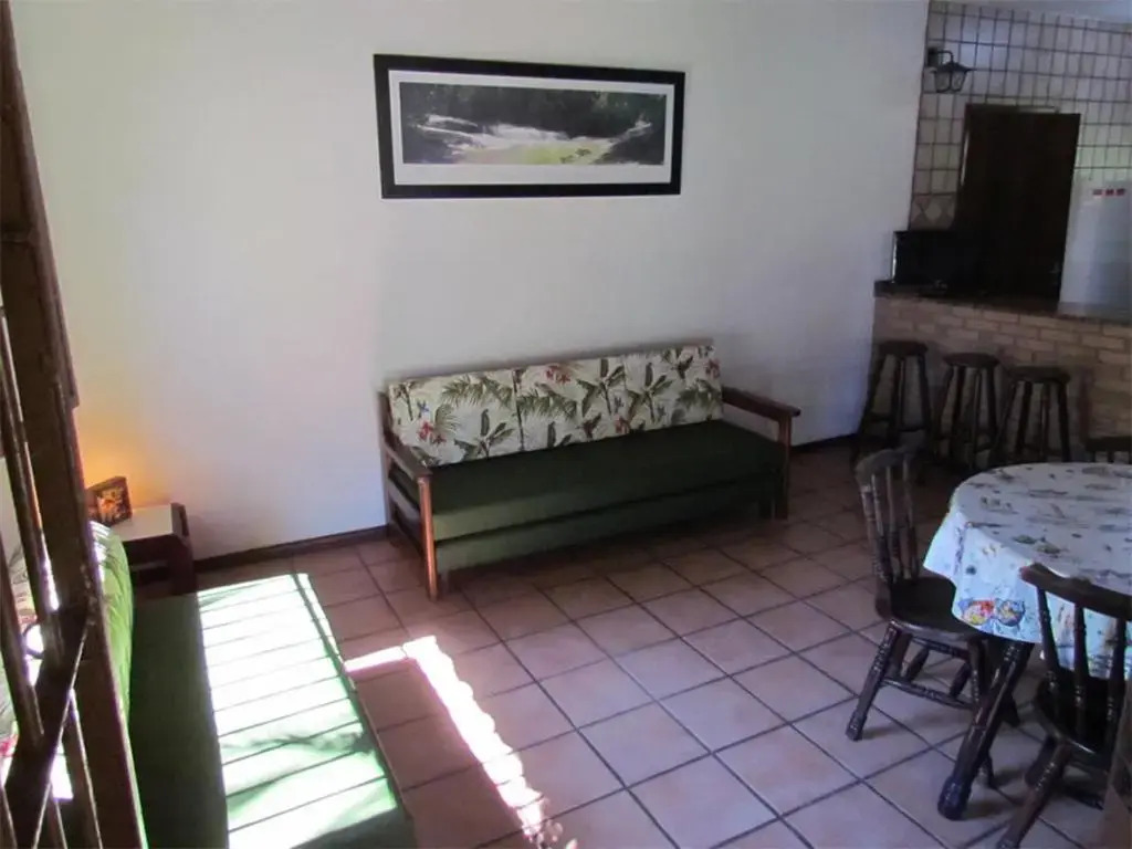 Casa 157 - 150 metros da praia das Toninhas, ideal para 6 a 8 pessoas, aceita pets