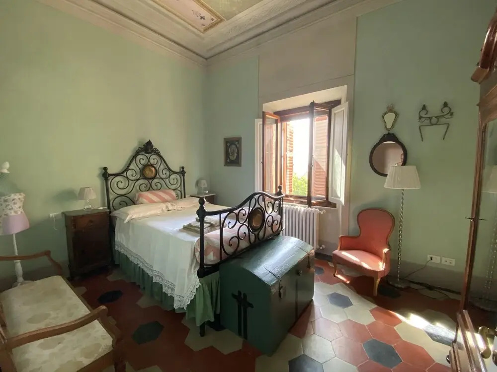 A Path of Relaxation and History Between Vineyards and Olive Trees