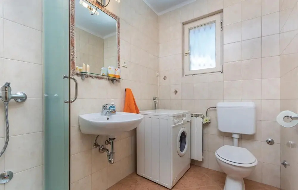 Amazing Home in Porec With Wifi and 2 Bedrooms