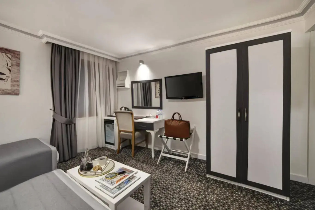 Skalion Hotel