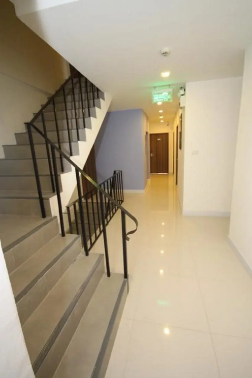 Nantra Ekkamai Hotel