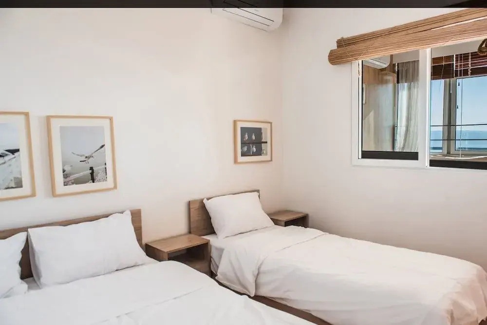 #Halu! - Spacious Home with Sea View
