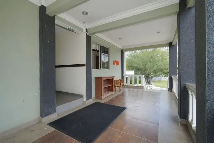 OYO 90451 Bangi Moya Guesthouse