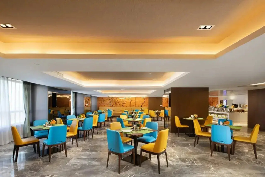 Hampton by Hilton zhumadian sports center