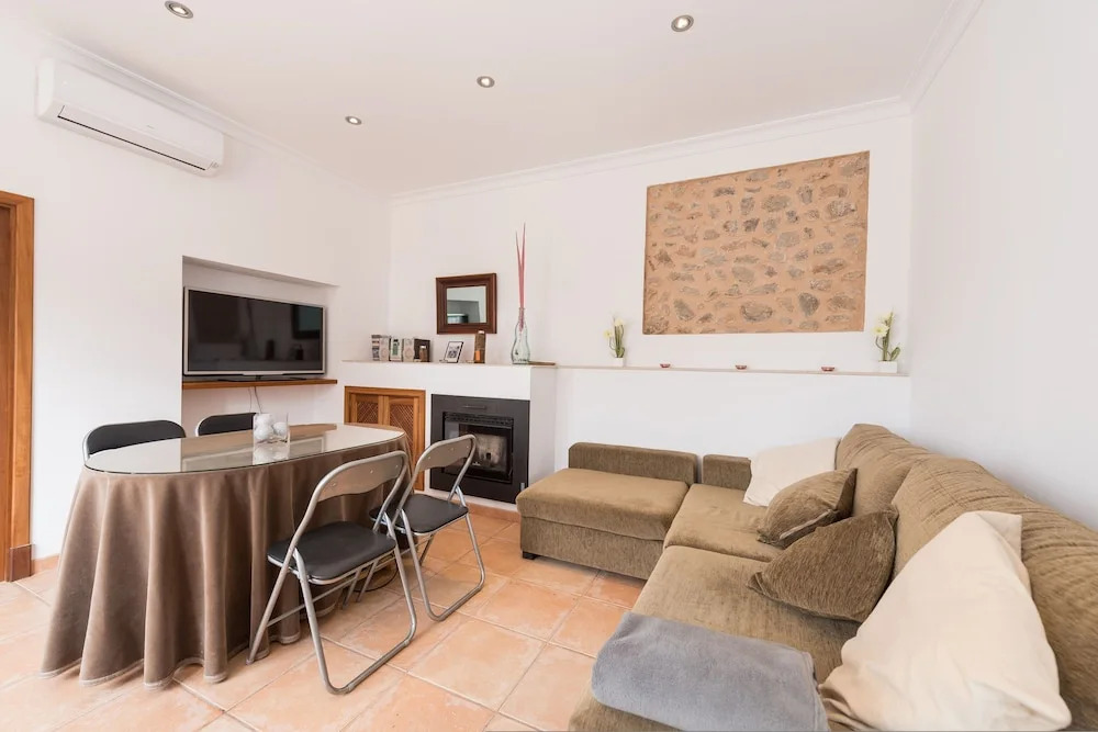 Can Raia in S Ller With 4 Bedrooms and 2 Bathrooms