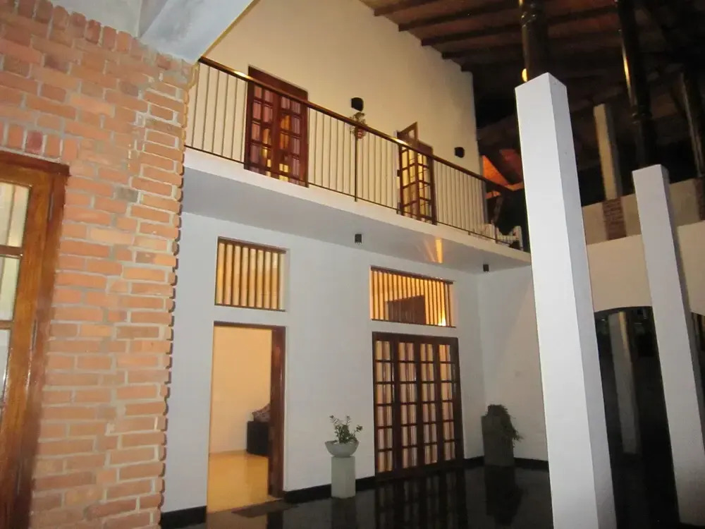 Ceylon Hostel - Colombo Int Airport
