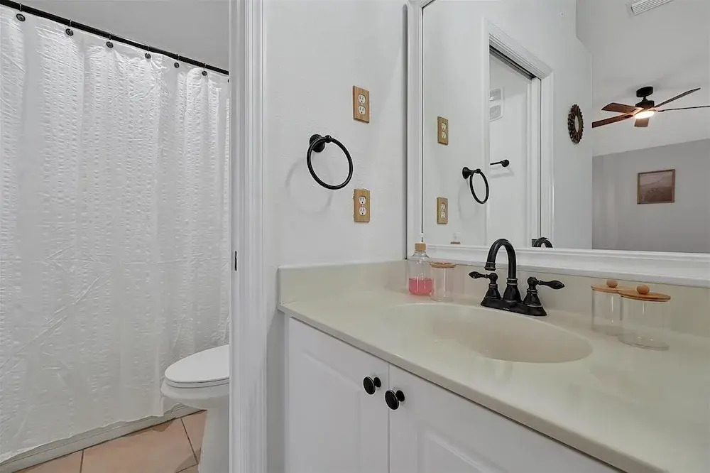 2722 Club Cortile Unit B 3bed