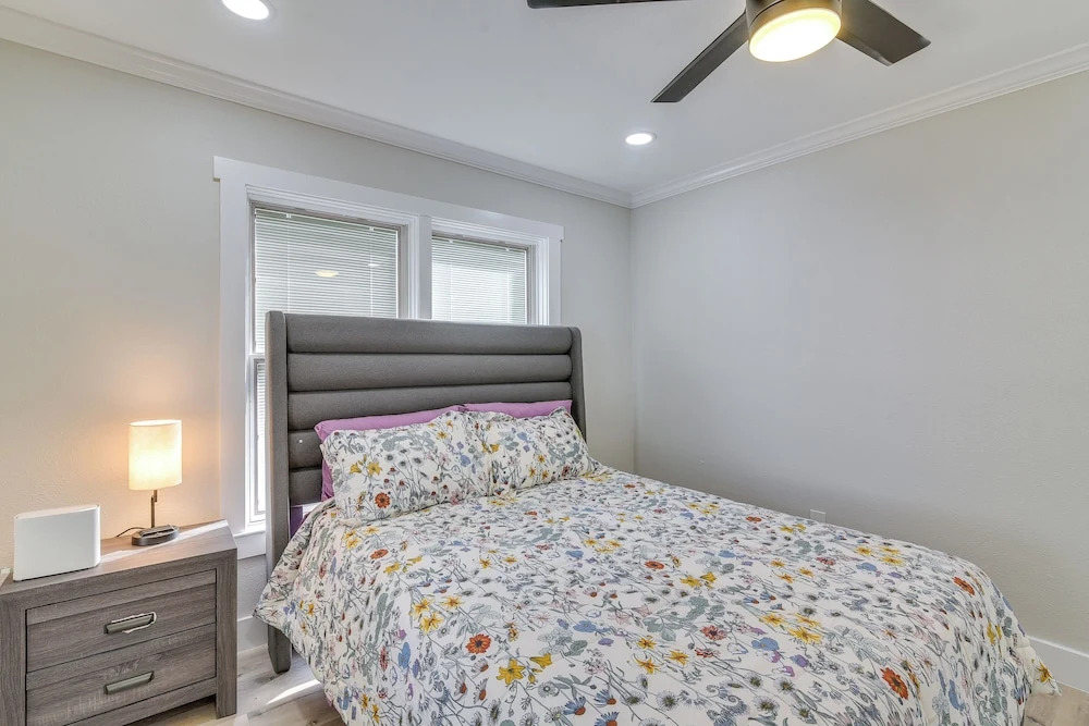 2-unit Houston Getaway Near NRG & Hermann Park