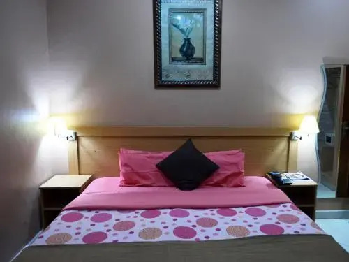 RESIDENCIAL Taka Taka