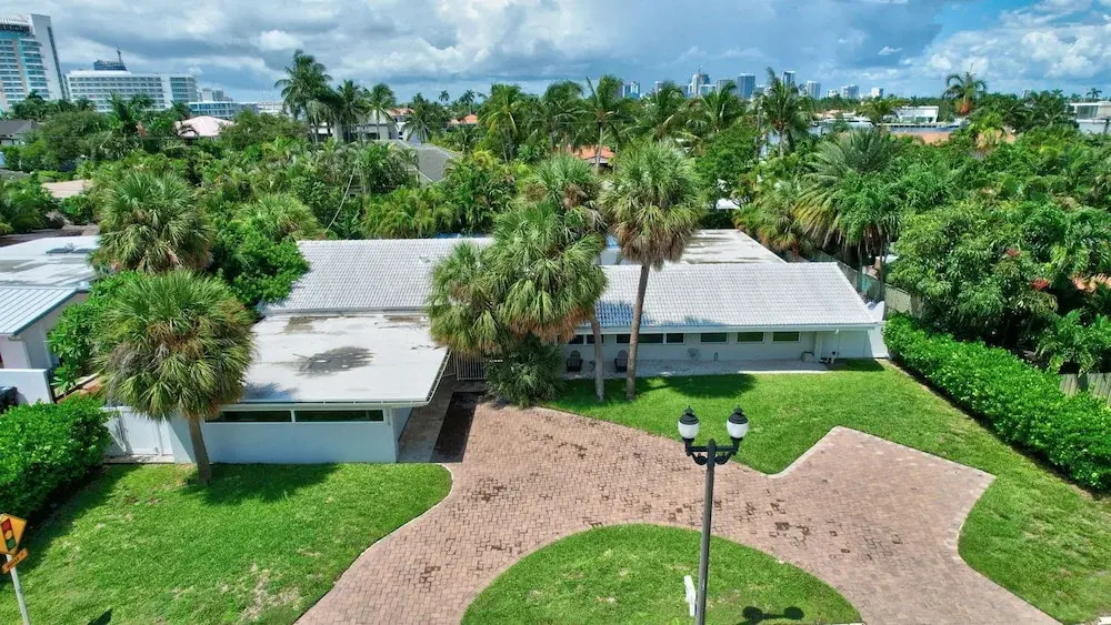 Seabreeze - 6BR Pool and Steps to Beach
