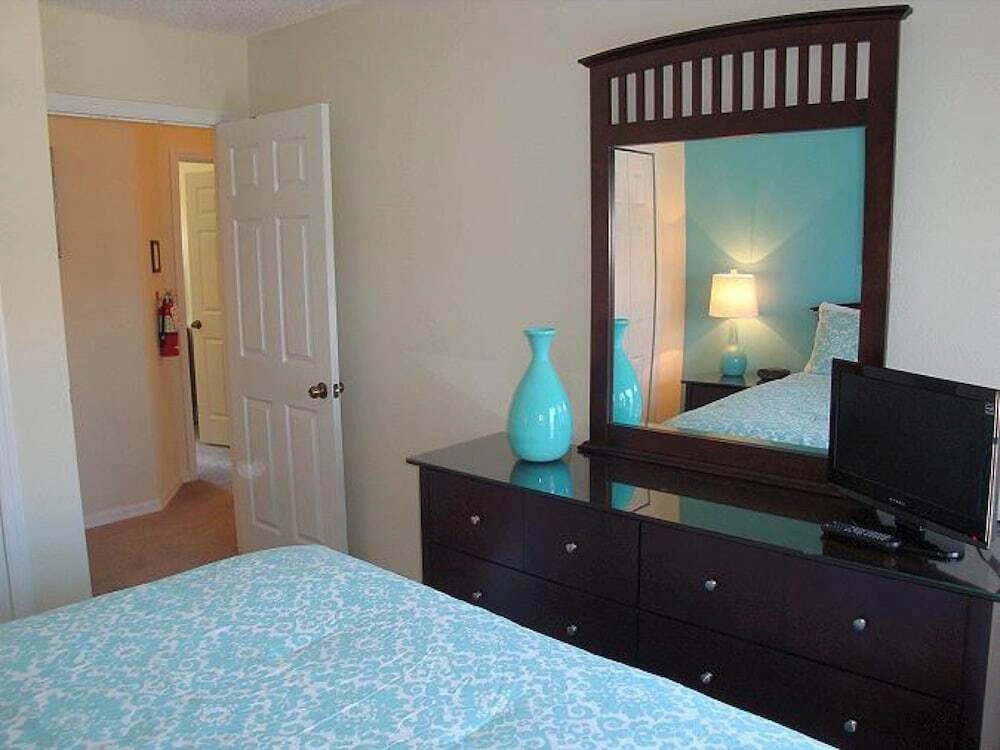 4 BR Town Home in Emerald Island