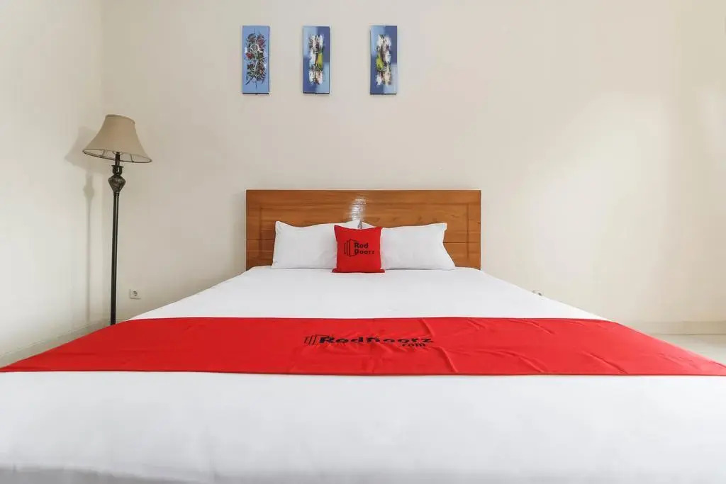 RedDoorz Plus near Cibubur Junction