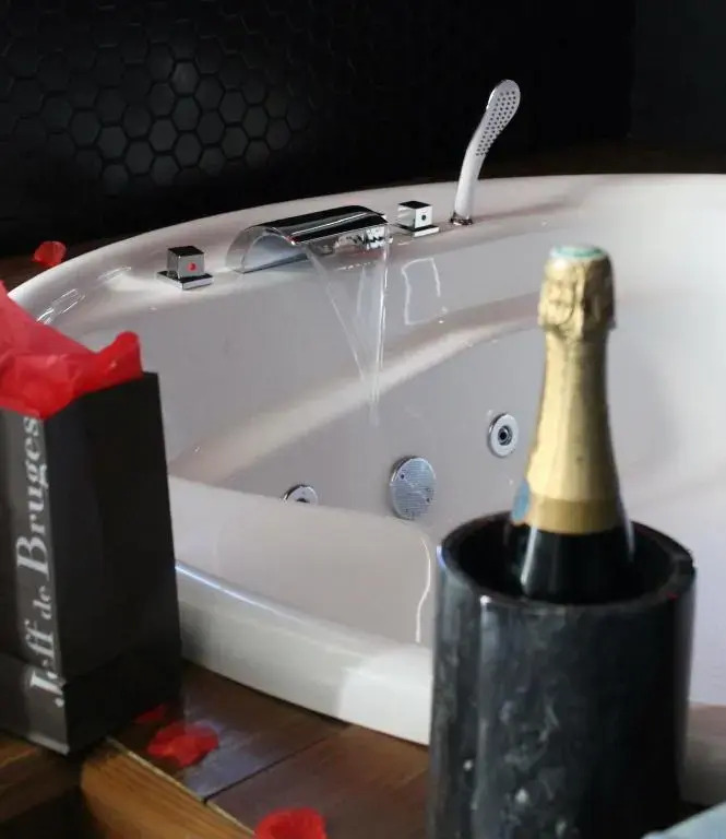 Seasides Paris - Suite Monroe (Adults Only)