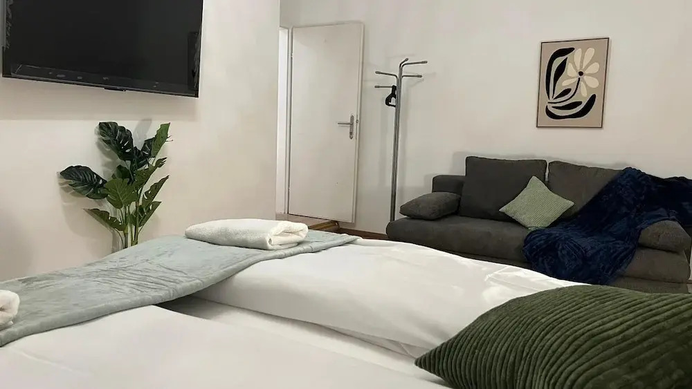 Private Room for Long Term Near Rennweg