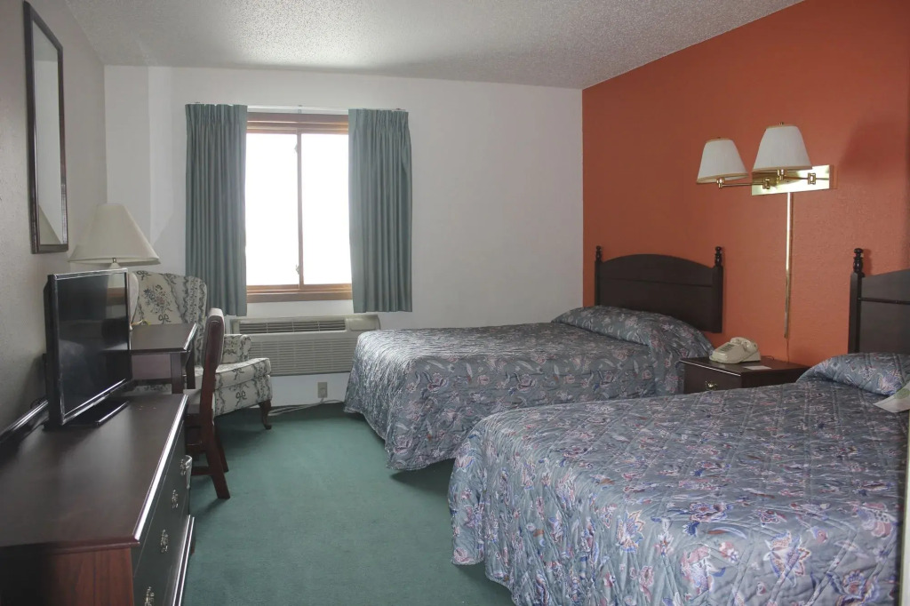 Motel 6-Saukville, WI