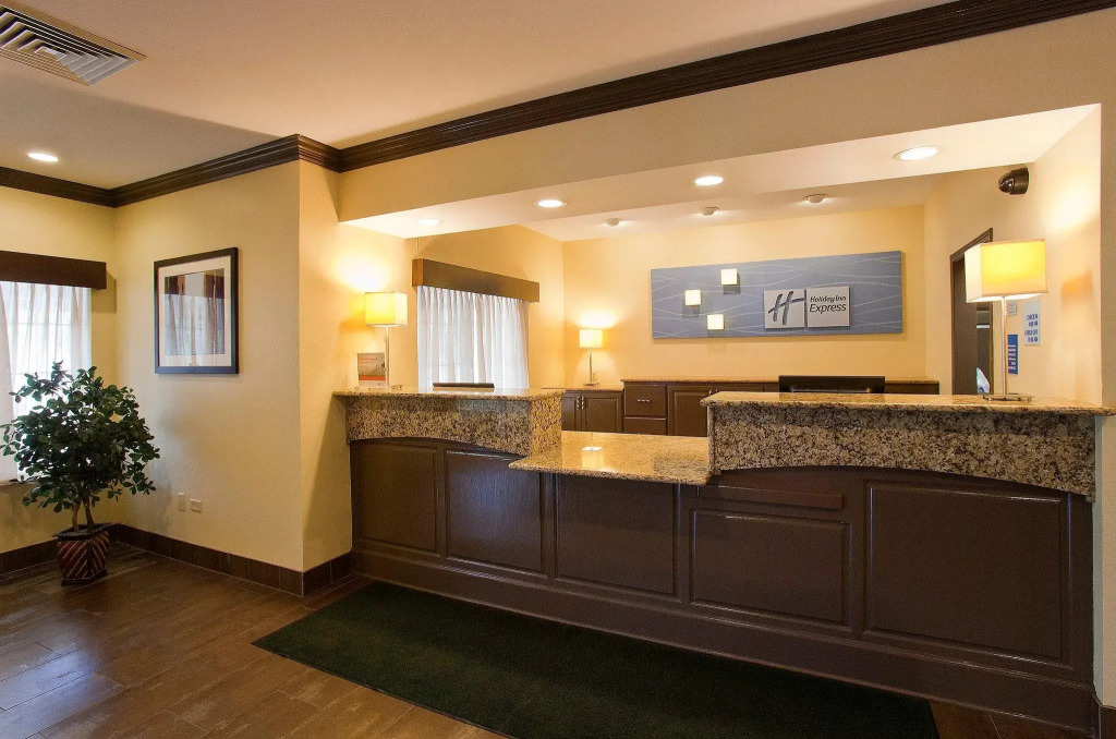 Holiday Inn Express & Suites Chicago Deerfield Lincolnshire by IHG