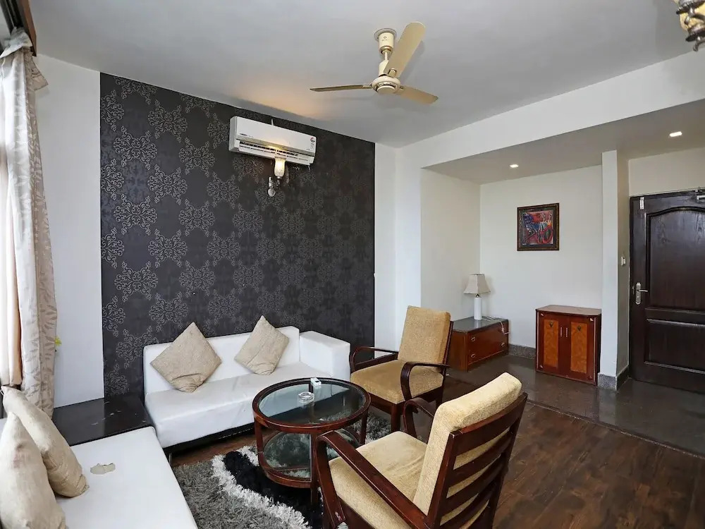 Capital O 1463 Surya Beach Inn