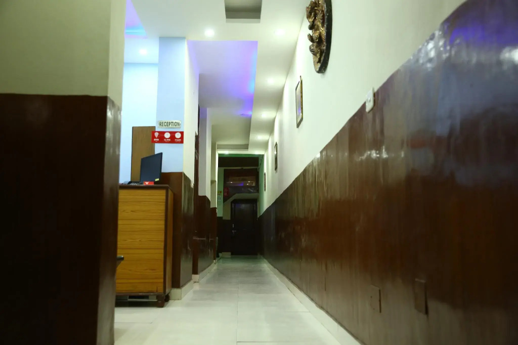 DIAMOND PALACE