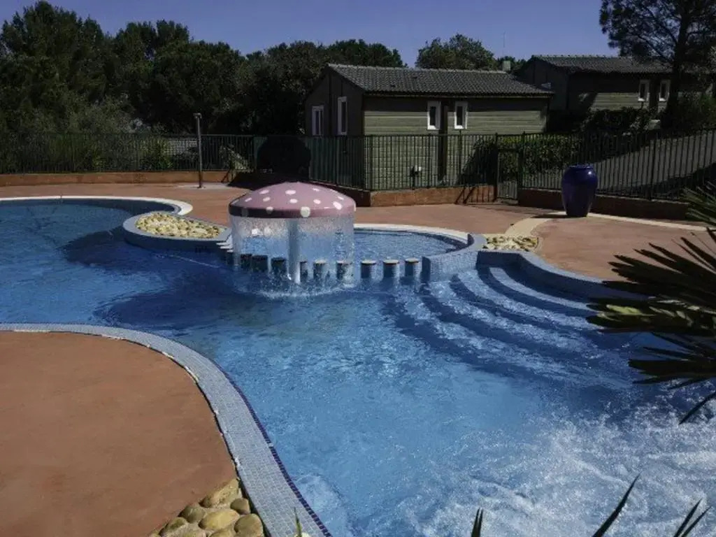 Chalet climatisé pour 6, calme avec piscine et parking - FR-1-607-59
