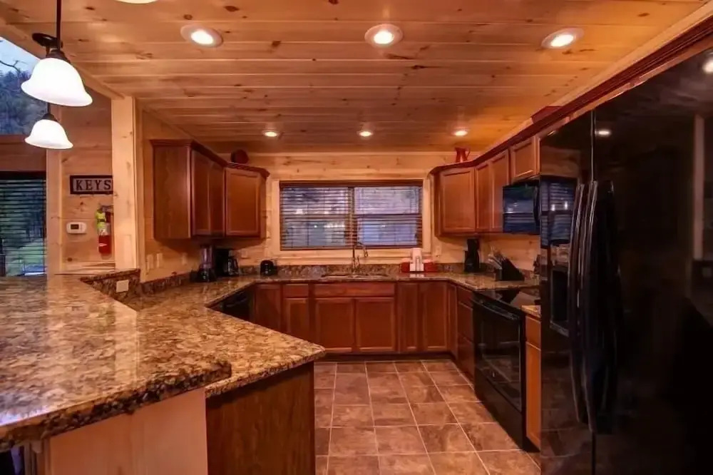 Lazy Bear Lodge 4 Bedrooms 4 Bathrooms Home