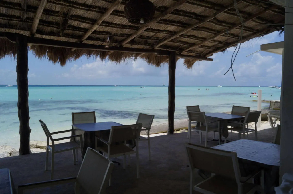 Chichis and Charlies Beachfront
