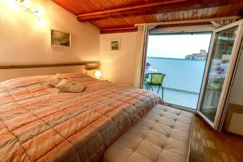 Apartments Pyros