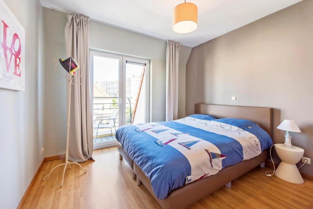 Bright apartment with 2 terraces in De Panne