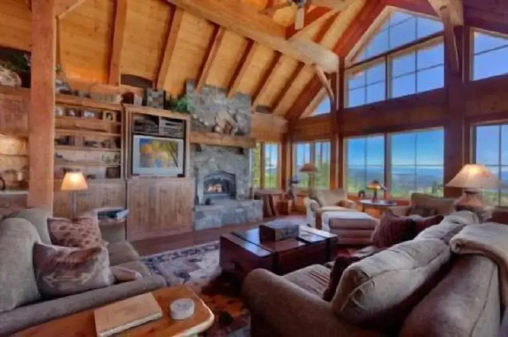 Glacier Luxury Lodge