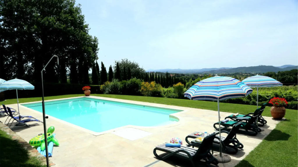 La Villa a Charming Villa With Swimming Pool-la Villa